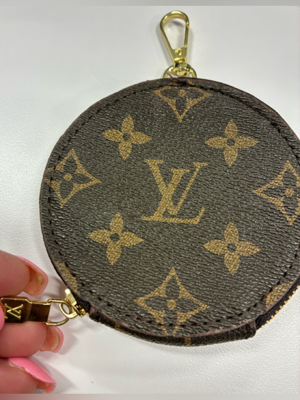 BEAUTIFUL LOUIE VUTTON MONOGRAMED COIN PURSE! 👜